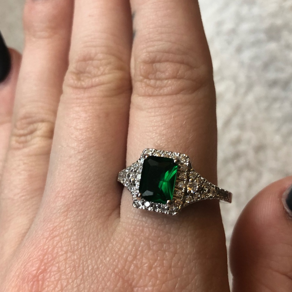 Fragrant Jewels Green Stone Ring